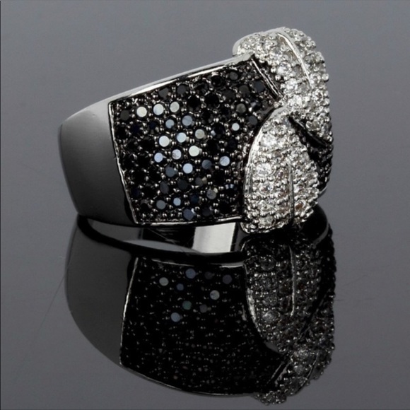 Crystal Rhinestone Ring - Picture 2 of 3